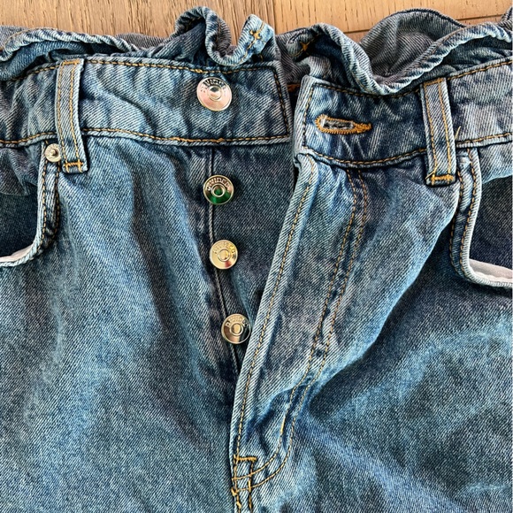 H&M Paperbag Button Fly High Waisted Denim Shorts / Size 6 - Picture 3 of 5